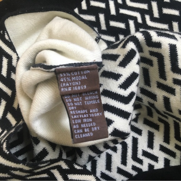 J. McLaughlin Black White Geo Print Sweater Knit Sheath Dress Women's Size XS - Picture 3 of 5